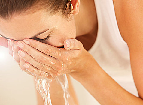 Do you know how to properly wash your face?